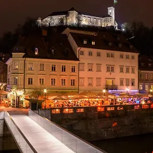 3 Bridges App Appartement Ljubljana